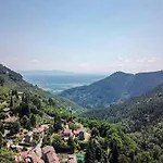 In Tuscany With Pool And Scenic Views