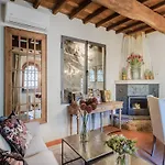 In Tuscany With Pool And Scenic Views Semesterbostad