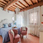 In Tuscany With Pool And Scenic Views Semesterbostad *