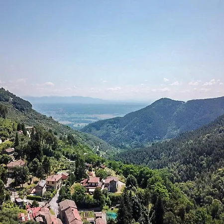 In Tuscany With Pool And Scenic Views