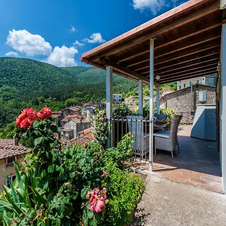In Tuscany With Pool And Scenic Views