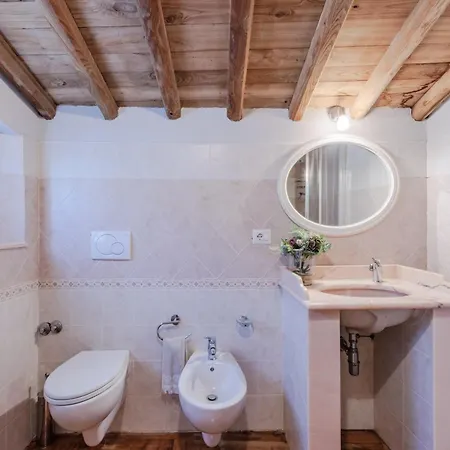 In Tuscany With Pool And Scenic Views Ruota
