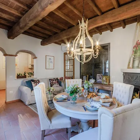 Prázdninový dům In Tuscany With Pool And Scenic Views